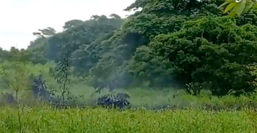 Controla Pemex fuga de aceite en Comalcalco, Tabasco