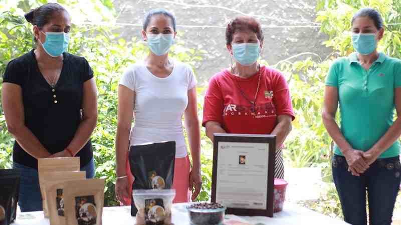 Las Marías, grupo comunitario de mujeres que produce café de mojote en Jalisco