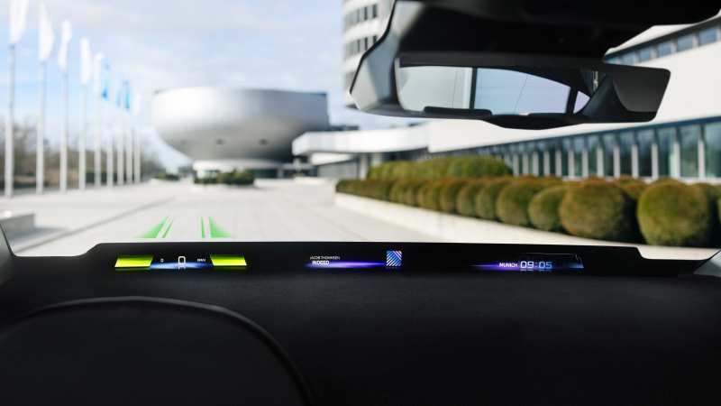 BMW Vision: Nuevo display en todo lo ancho del parabrisas llegará en 2025