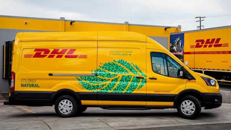 PowerFlex instala estaciones de carga en EU para los camionetas de reparto de DHL Express