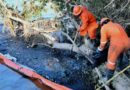Derrame en río Tuxpan; despliega Pemex operativo de contención