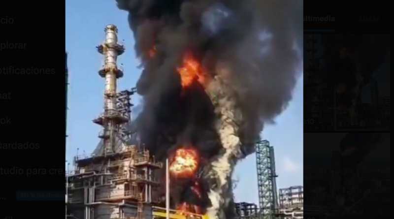Sofoca Pemex incendio en fosa de coque de la Refineria de Dos Bocas